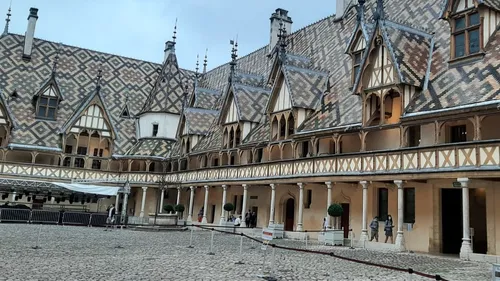 Emmanuel Macron et Angela Merkel à Beaune ce mercredi